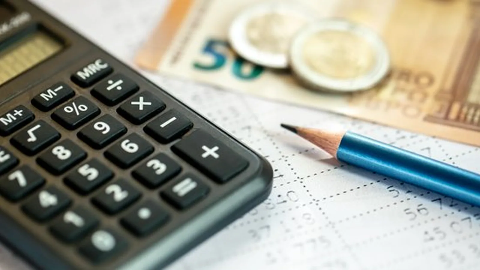 Endividamento das famílias bate recorde e chega a 82% em julho, aponta CNC