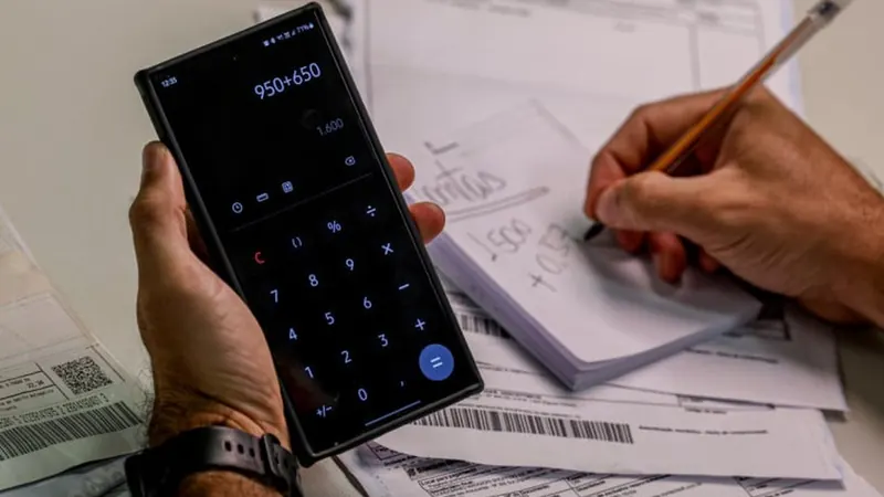 Bancos veem piora do crédito e sinalizam aperto nos empréstimos diante da alta dos calotes