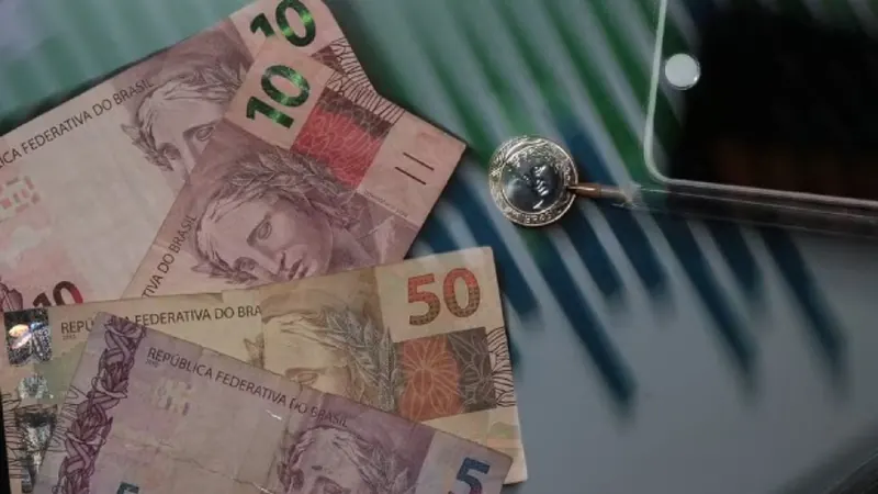 Endividamento das famílias brasileiras atinge nível recorde em julho