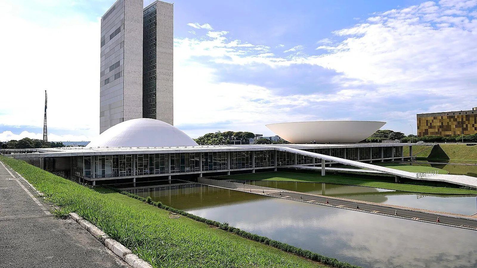 Projeto acaba com a margem do cartão de crédito no consignado do INSS