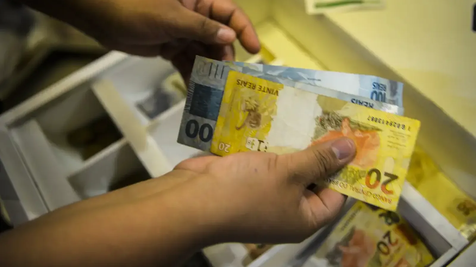 INPC registra deflação em julho e acumula alta de 4,10% em 12 meses