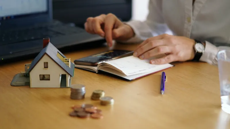 Venda casada e juros futuros suspendem cobrança de dívida bancária