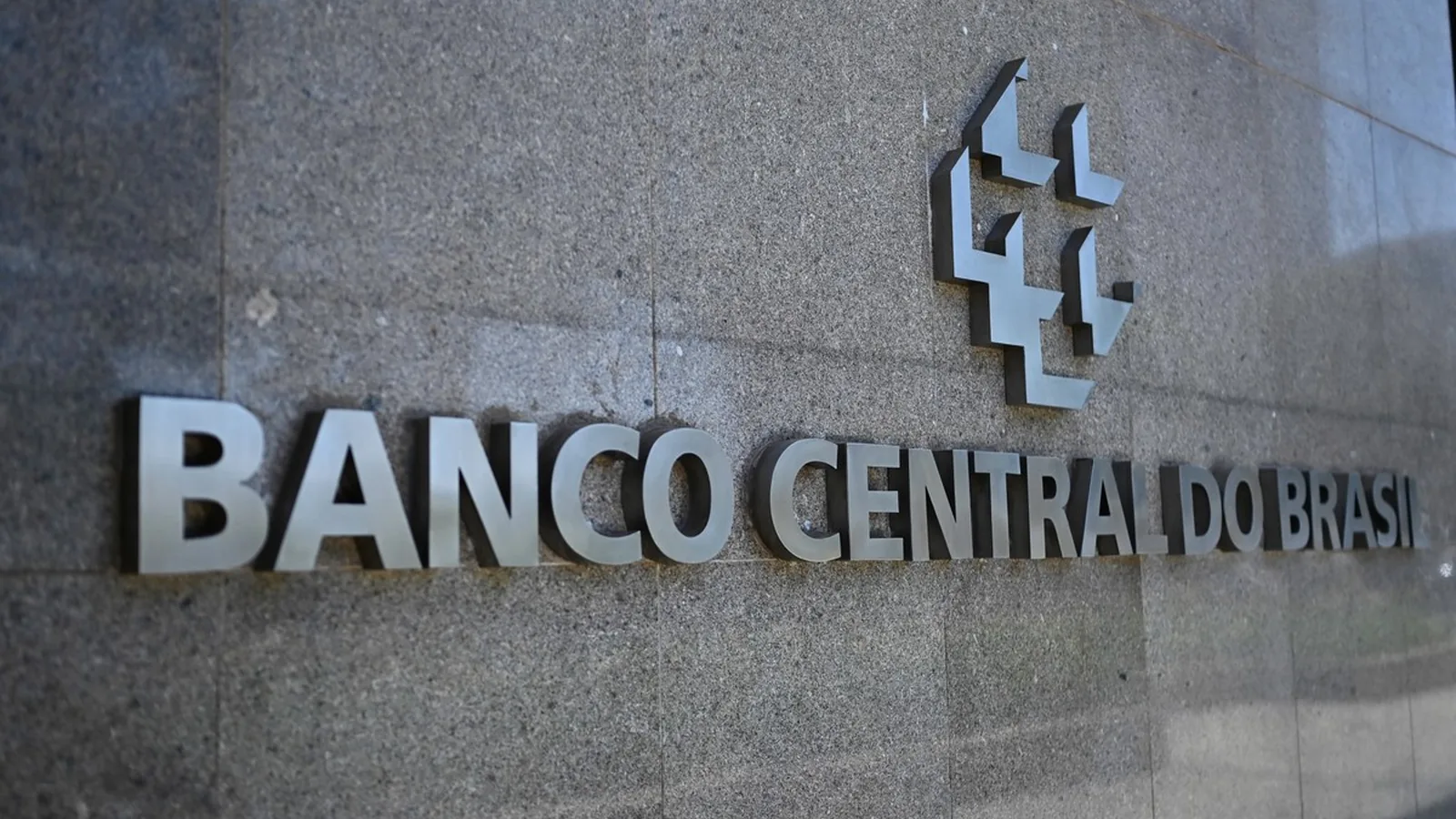 BC decreta liquidação extrajudicial de administradora de consórcios e de financeira