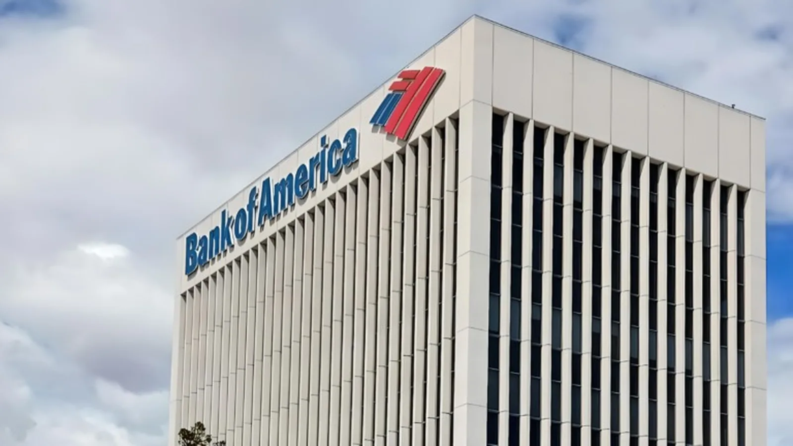 BofA alerta para piora do crédito e adota postura defensiva com bancos no Brasil