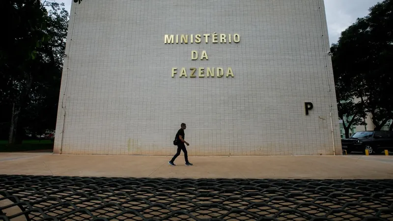 Selic, alta do risco e programas subsidiados fazem juros efetivos da dívida atingirem maior valor em 10 anos