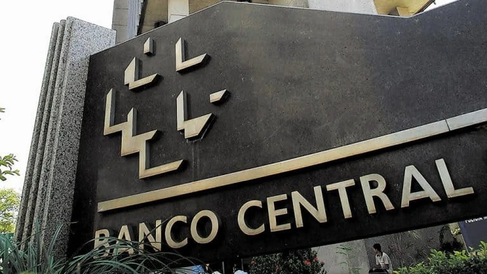 Pesquisa trimestral do BC aponta crédito mais restritivo