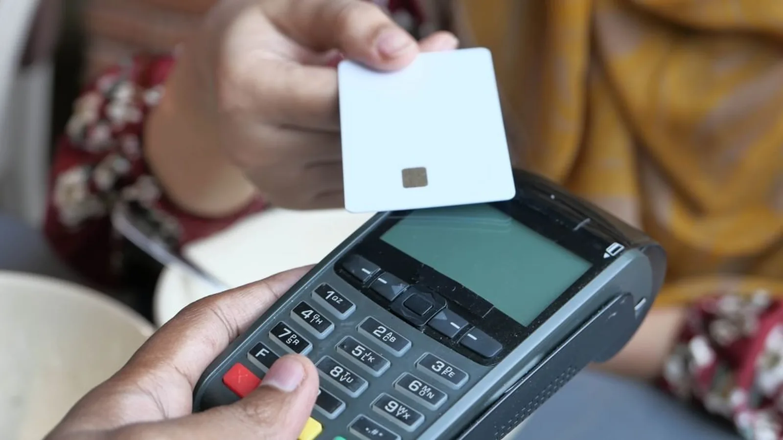 Cartão com chip não isenta banco de fraude, decide o TJDFT