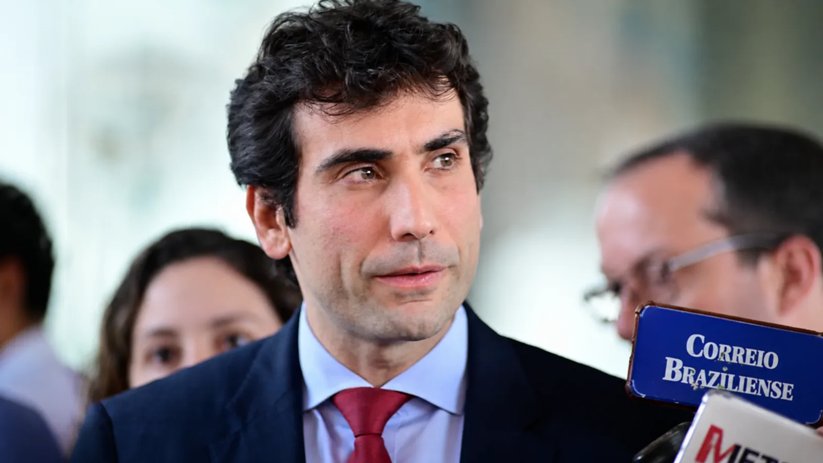 Dívidas caras preocupam presidente do BC, que prepara novas medidas