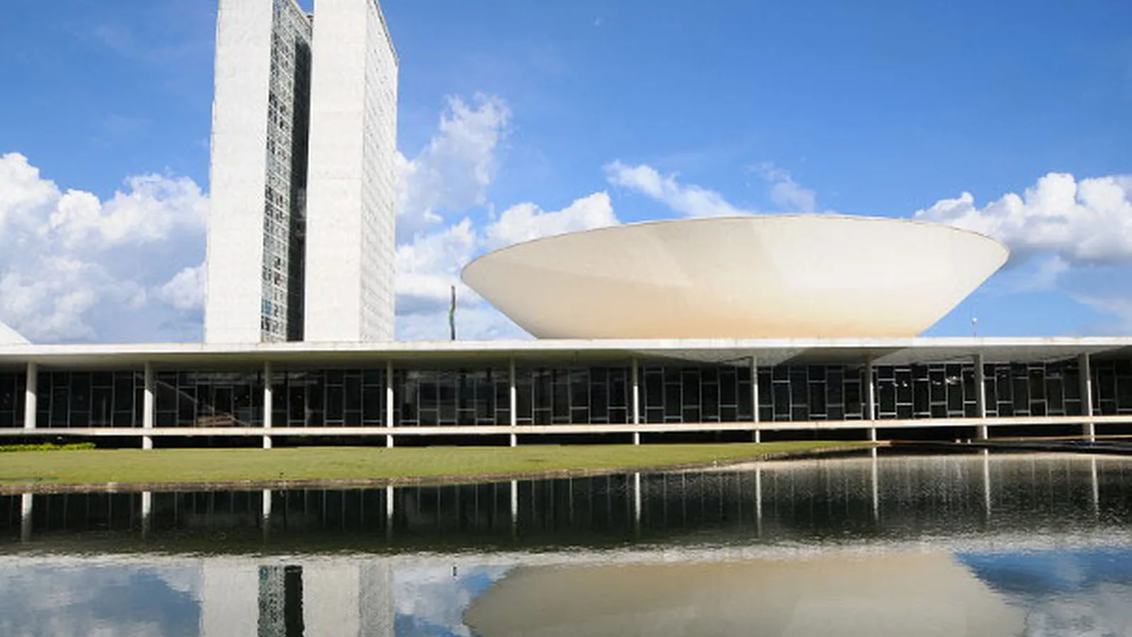 CAMARA DOS DEPUTADOS - Projeto de Lei defende a proteção da renda salarial do trabalhador contra práticas abusivas do mercado financeiro