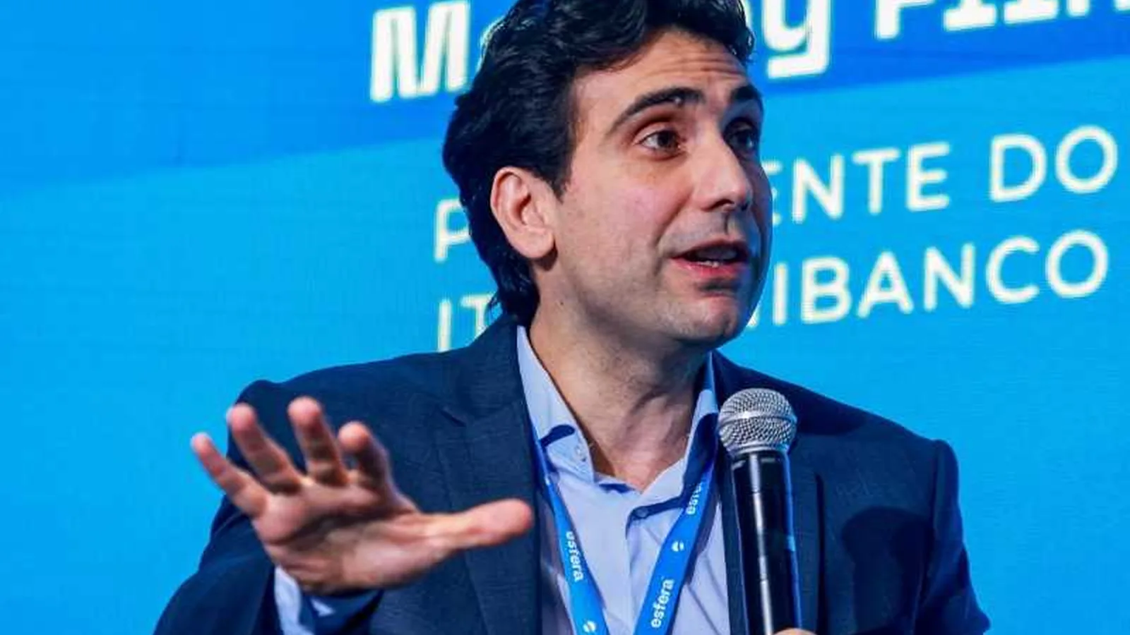 Não dá para comemorar expansão de crédito e reclamar de endividamento, diz Galípolo