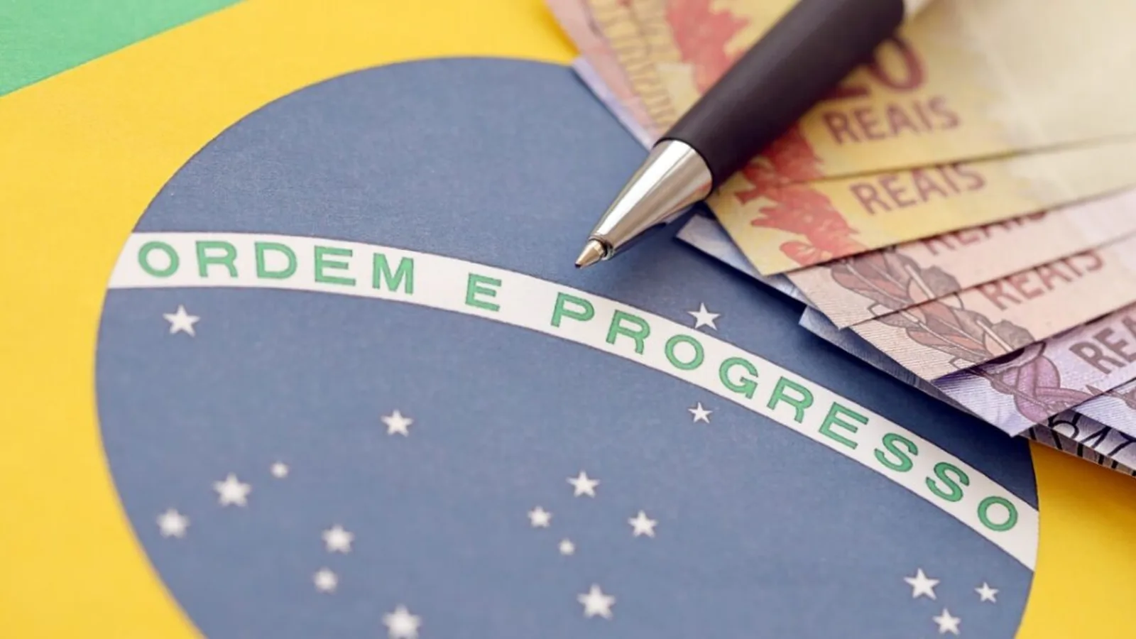 Focus: mercado reduz PIB, mantém IPCA e Selic em 13,75%