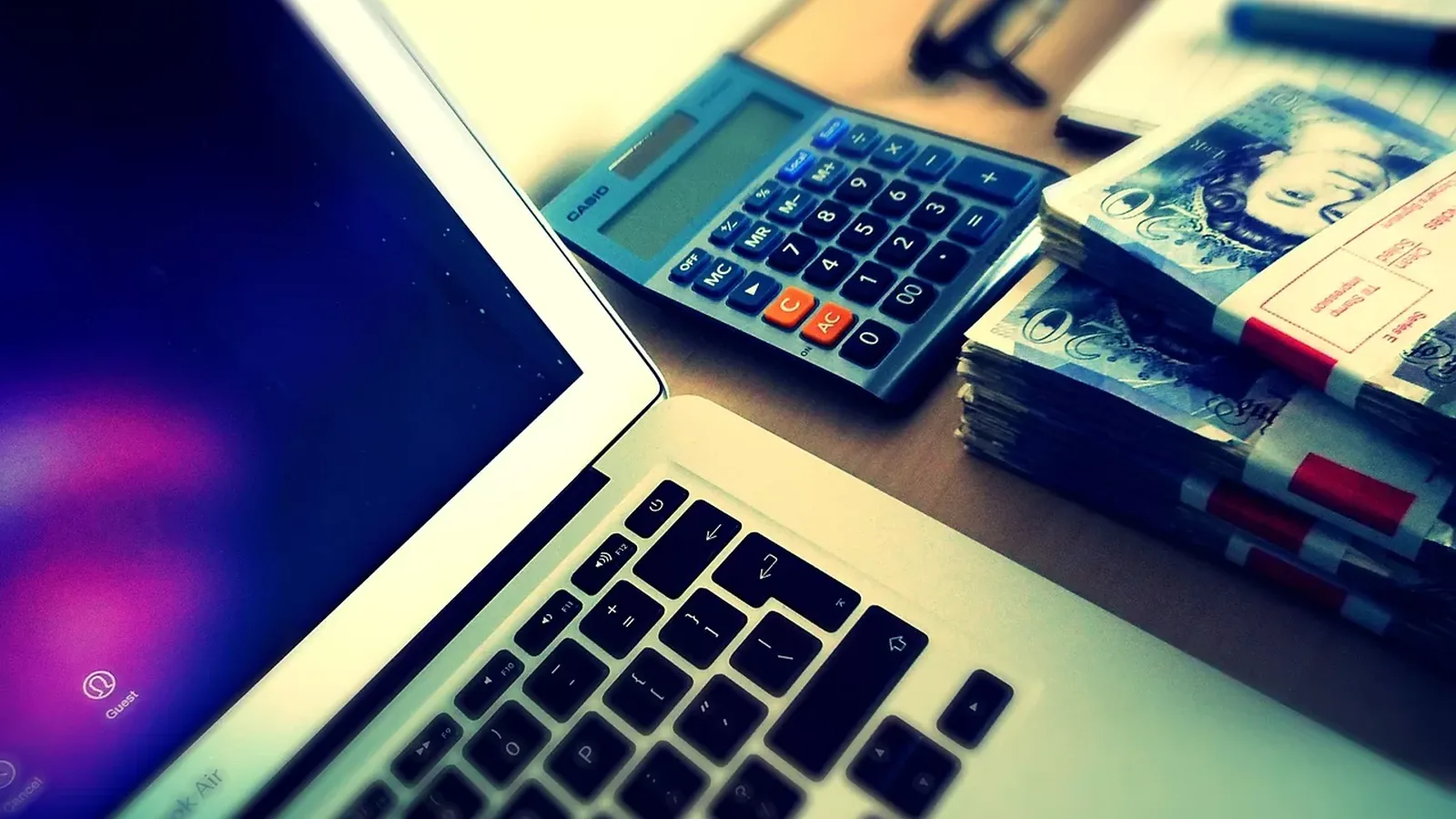 Brasil chega a 122,8 milhões de pessoas com crédito ativo na primeira metade da década, crescimento de 26% entre 2021 e 2025