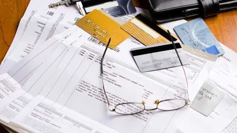 Projeto cria regras para proteger trabalhadores contra superendividamento e assédio financeiro