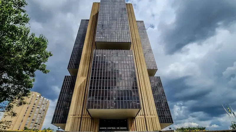 Banco Central diz que prepara medida para mitigar risco de crédito em meio à endividamento recorde