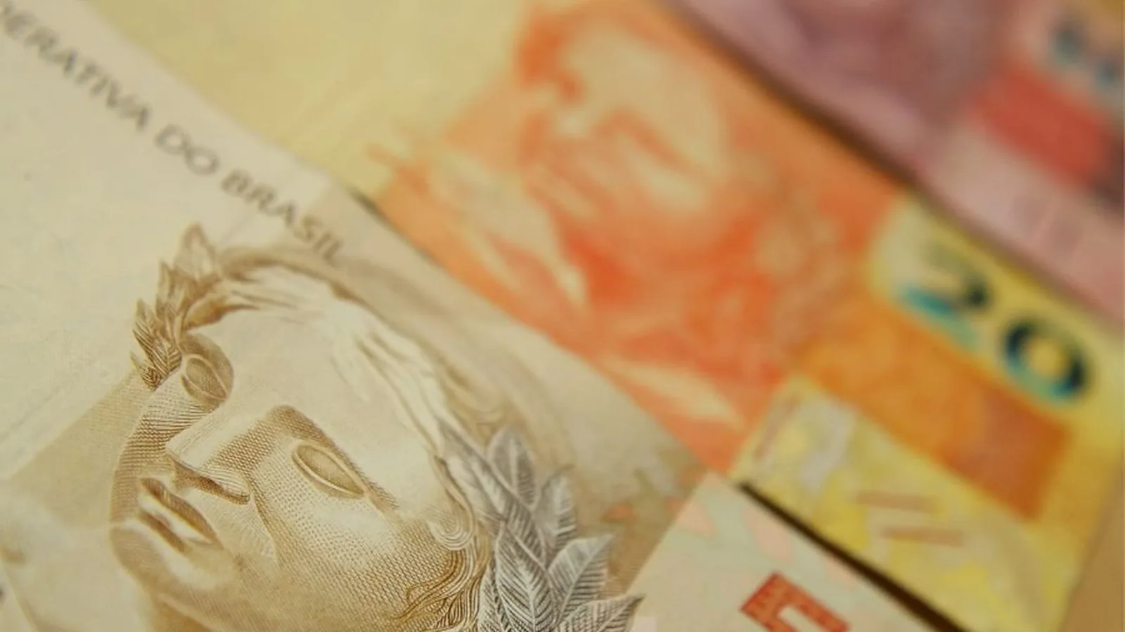 Deflação surpresa do IPCA-15 derruba taxas do Tesouro Direto nesta quarta-feira