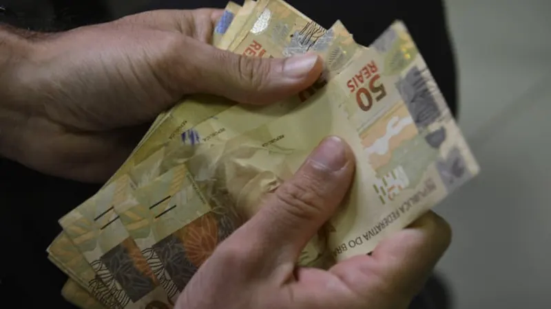 Inadimplência no crédito livre atinge recorde de 6,4%, diz BC