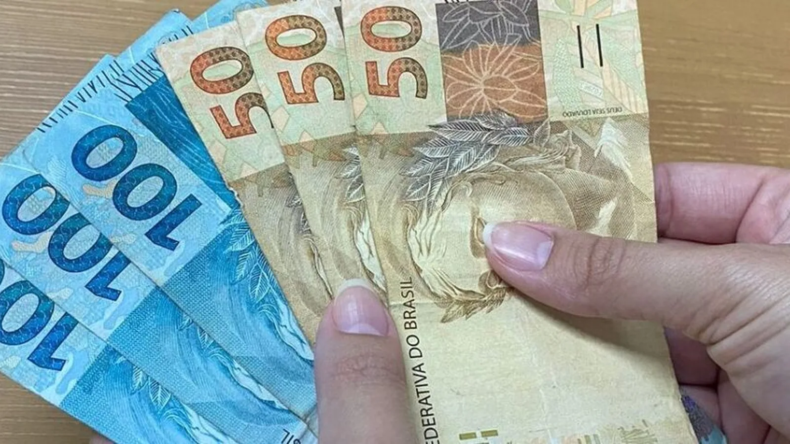 Endividamento das famílias bate recorde e compromete 28,9% da renda