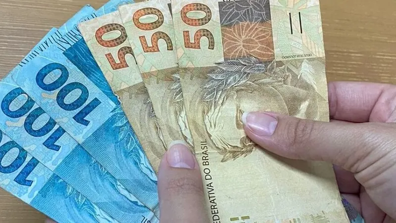 Endividamento das famílias bate recorde e compromete 28,9% da renda