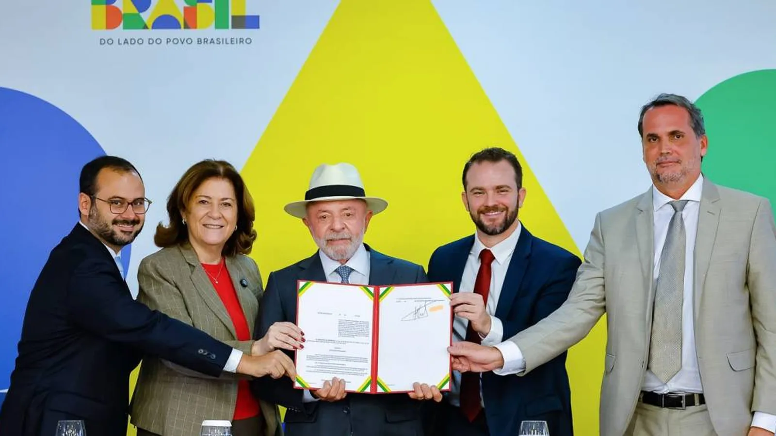 Mesmo com Desenrola, endividamento e inadimplência crescem e renovam recorde