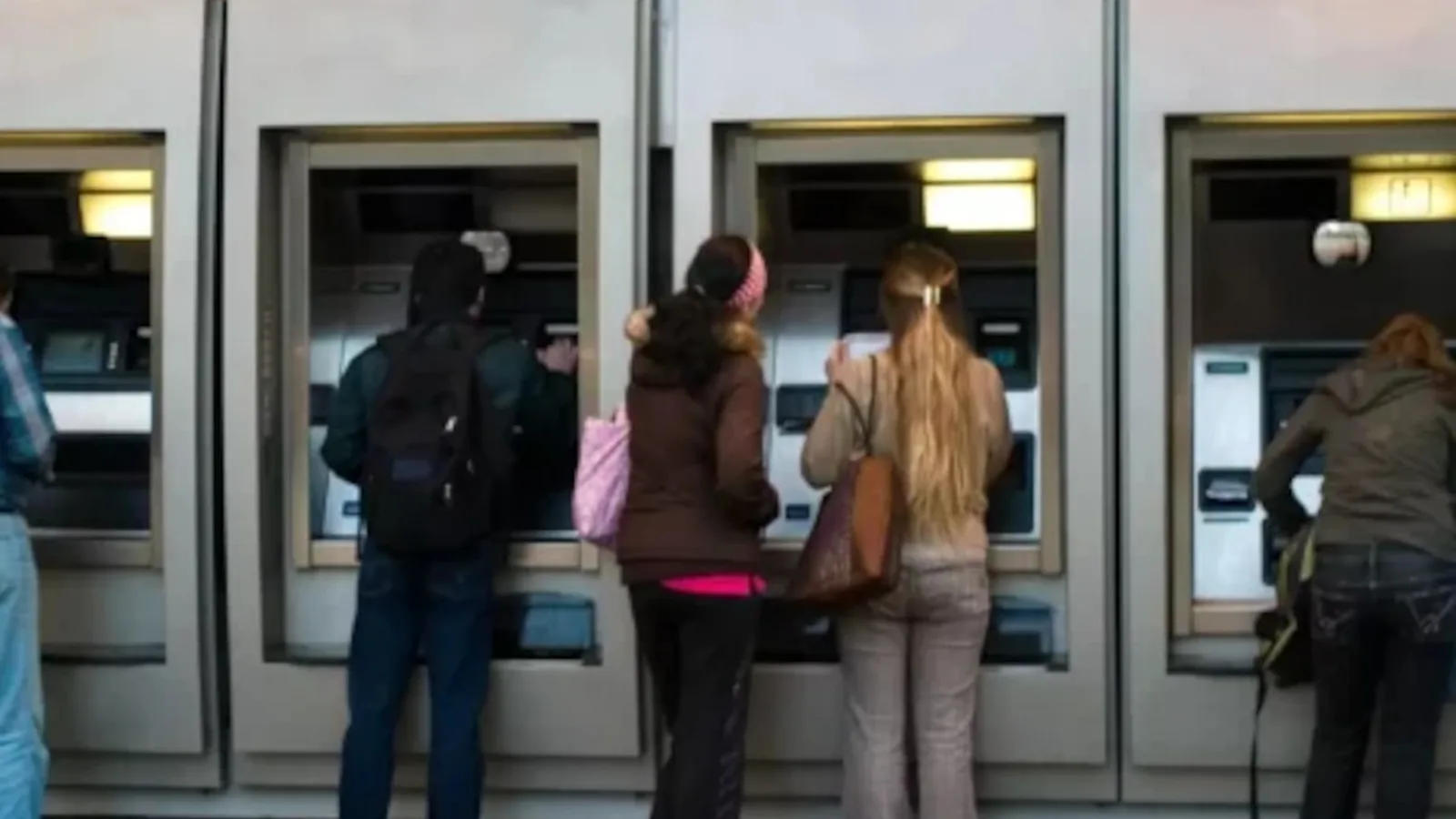 Como a IA está mudando a rotina dos bancos por dentro e por fora; entenda e veja casos