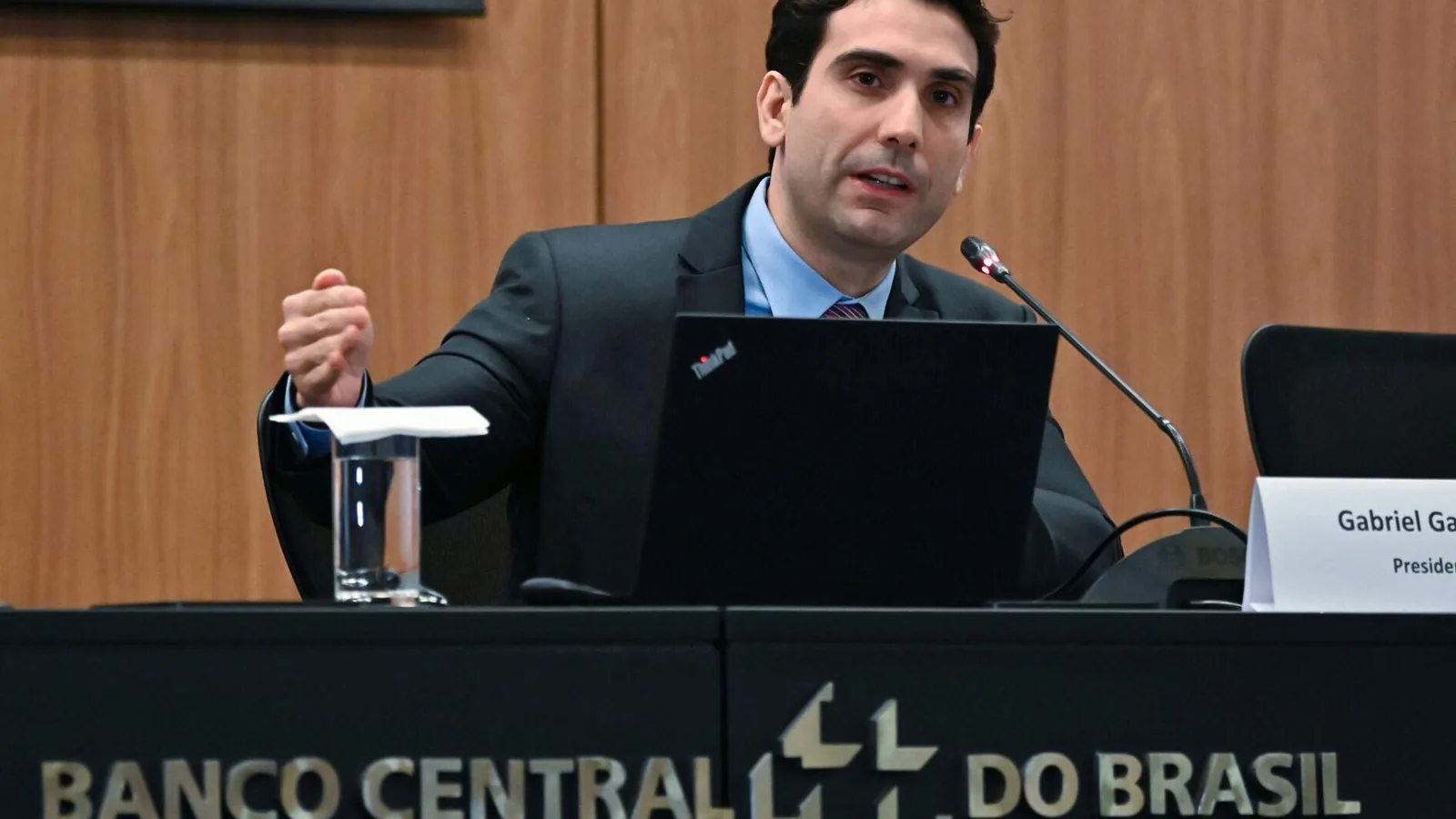 Banco Central preocupado com juros altos pagos pelas famílias brasileiras