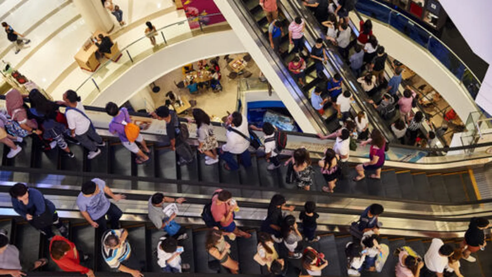 Crédito desacelera, enquanto inadimplência avança e pressiona bancos