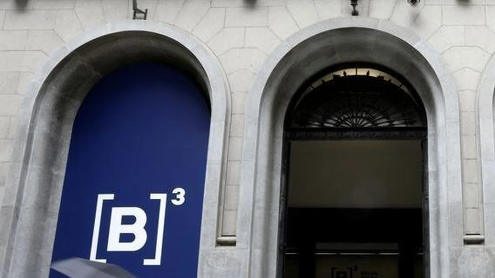Cade avalia compra da CRDC pela B3 com preocupações de concorrência