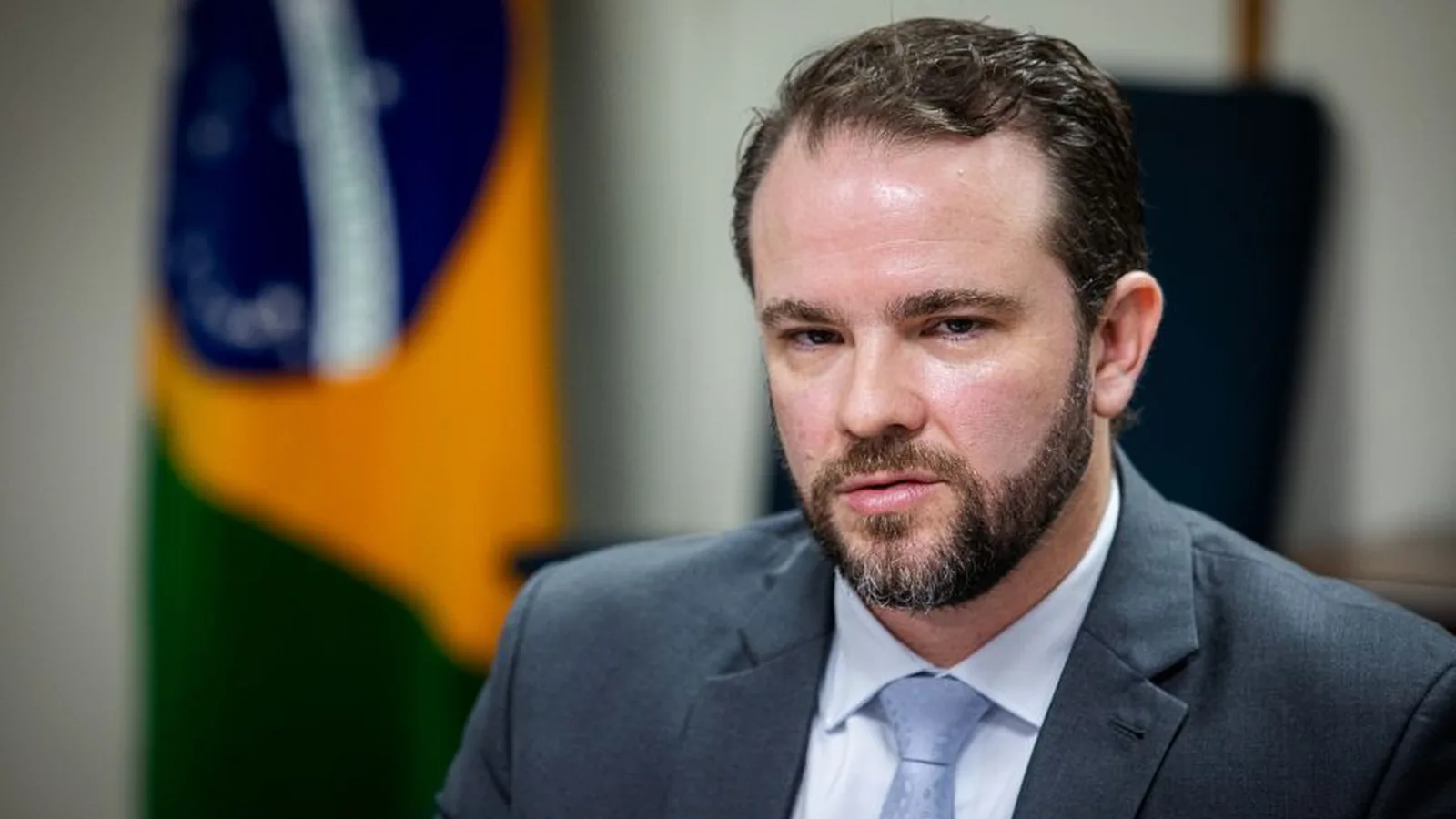 Fazenda liga PIB fraco a juros e sinaliza corte na projeção