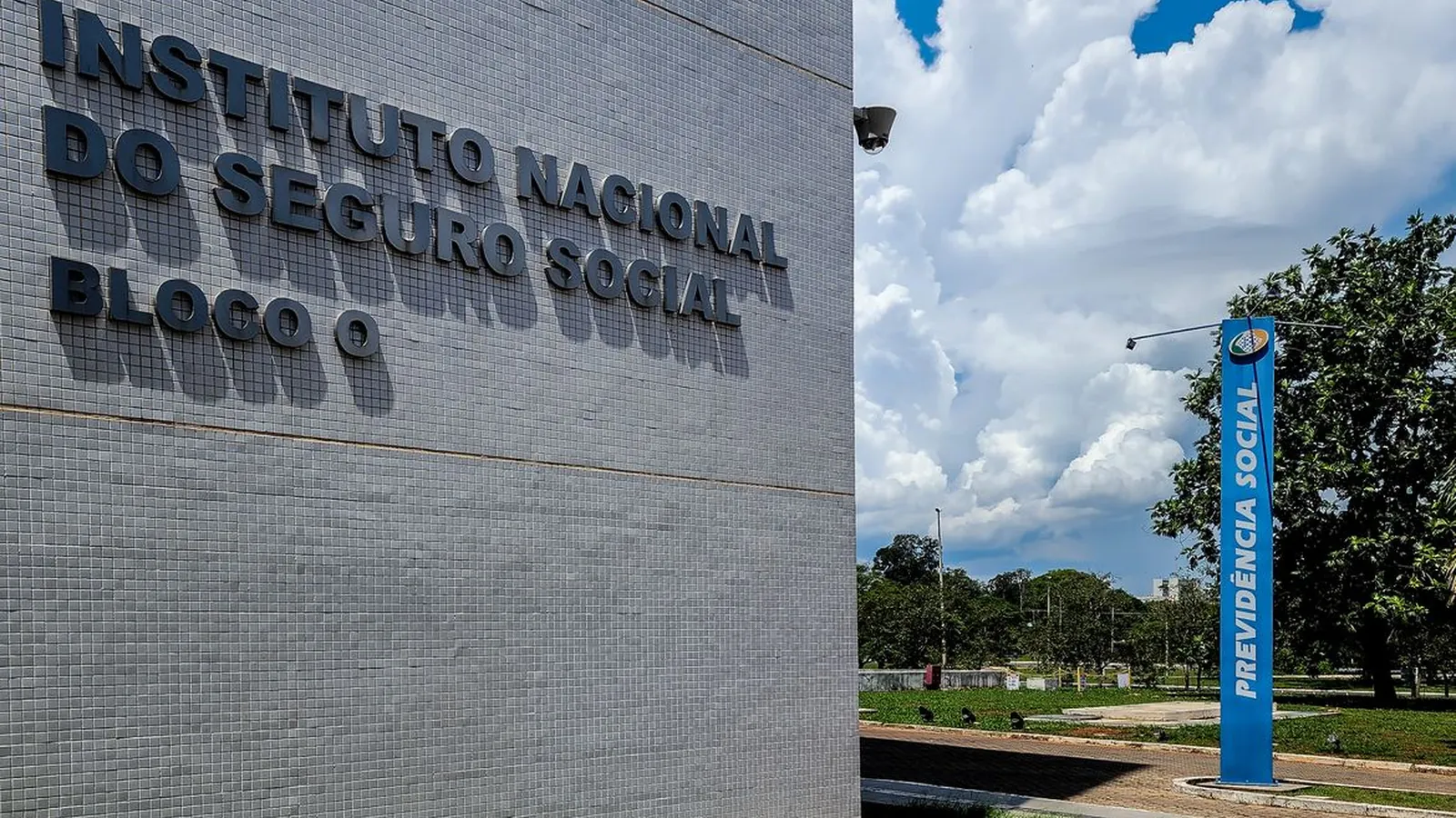 STF mantém competência do INSS para fixar teto de juros do crédito consignado