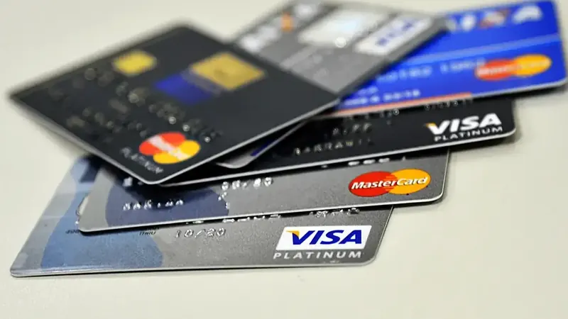 Cartão de crédito lidera dívidas das famílias no ES