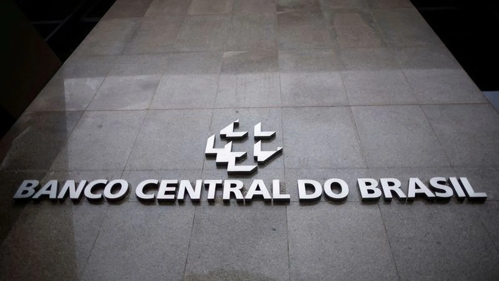 BC decreta liquidação da Trustee e da Banvox