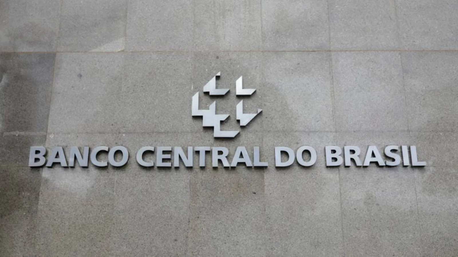 Maior preocupação de instituições financeiras é fiscal e inadimplência