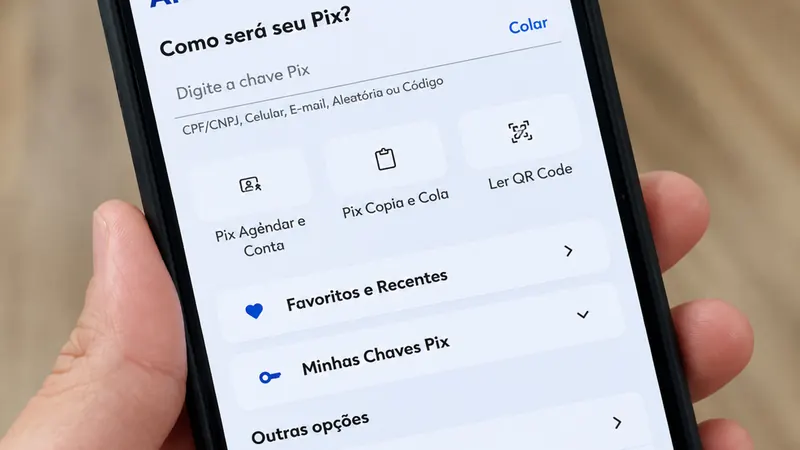 Caixa passa a oferecer "Parcelar Pix" com crédito de até R$ 50 mil