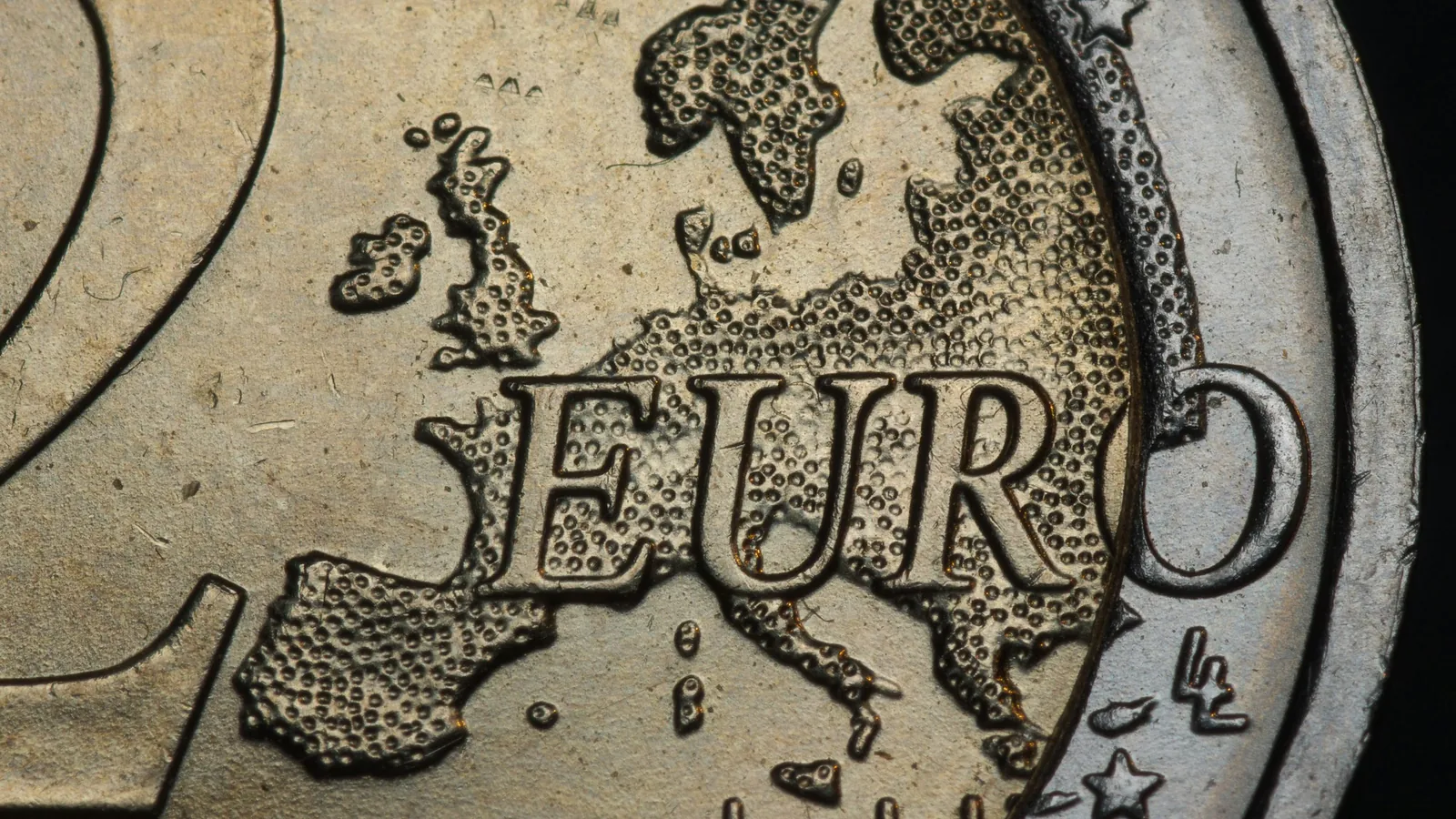 11 líderes dos maiores bancos europeus querem travão nos requisitos de capitais e um compromisso com a simplificação regulatória