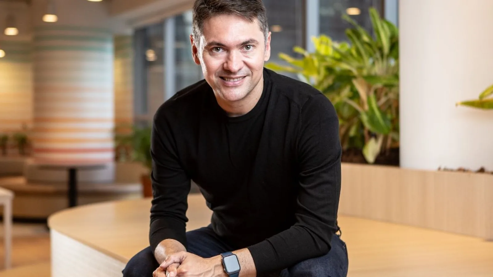 Vem aí: Revolut quer entrar no segmento de empresas no Brasil com câmbio, cartões e gestão de despesas, com foco em PMEs