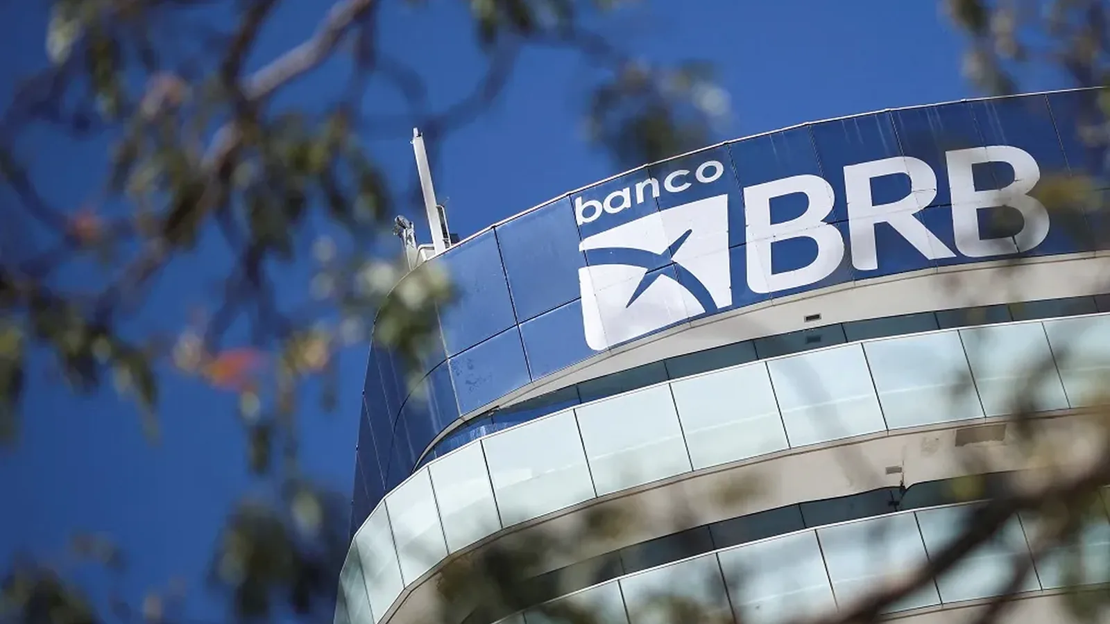PF aponta fraude de R$ 17 bilhões entre Master e BRB