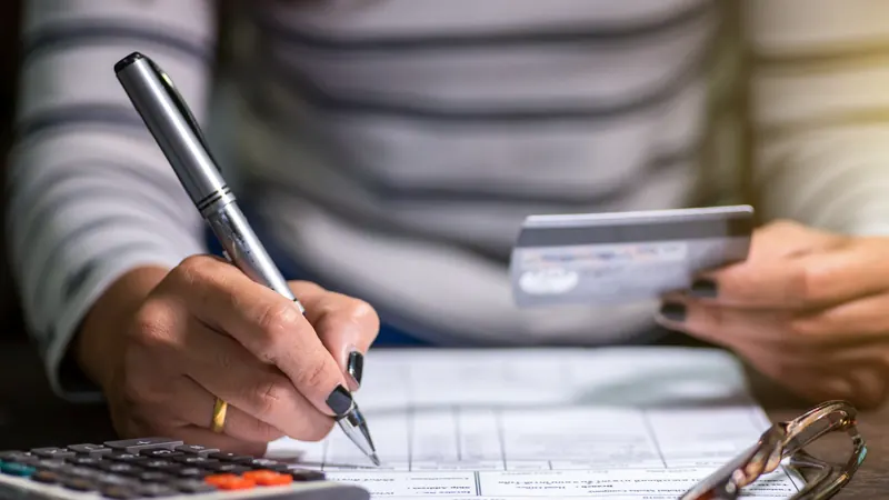 Inadimplência de pequenos negócios cai, e aprovação de crédito atinge maior nível desde 2022