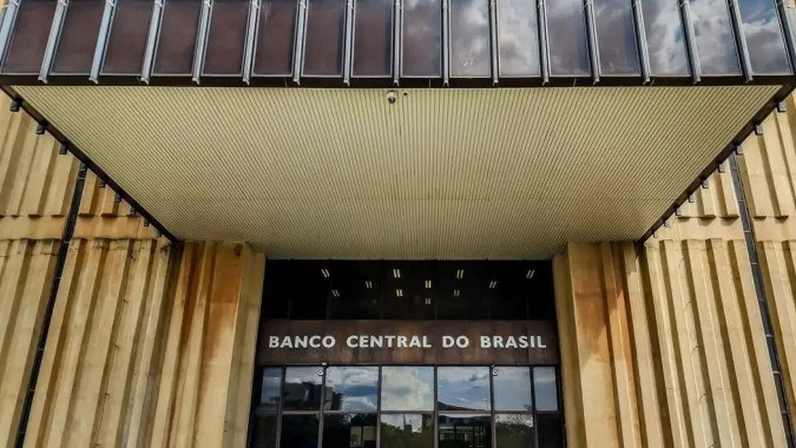 Copom reduz taxa de juros em 0,25 ponto percentual, para 13,75%