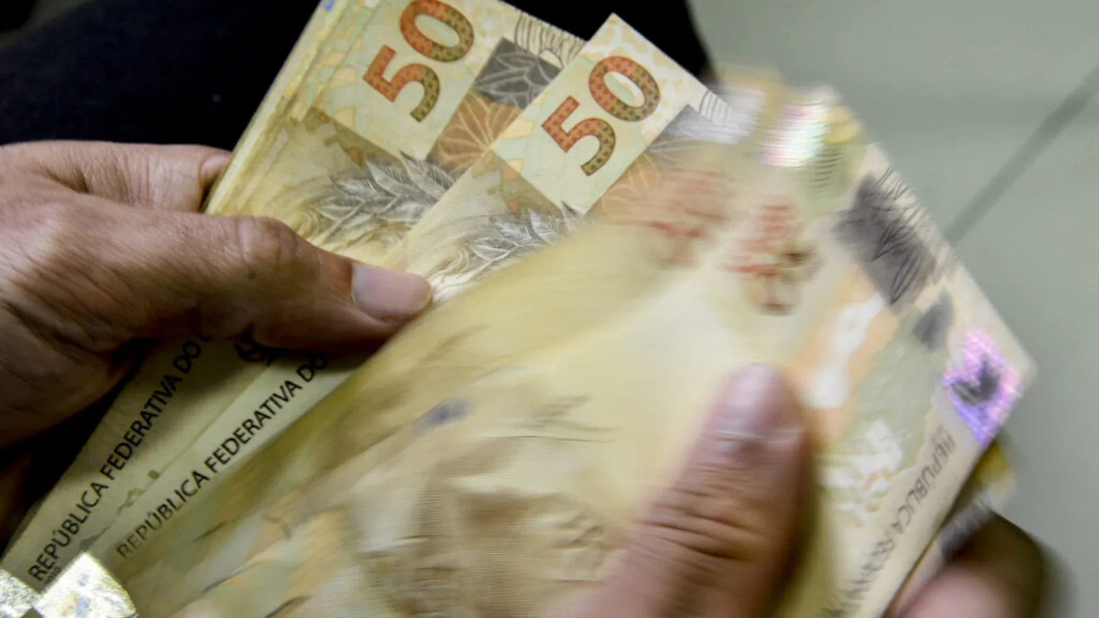 CNC: Endividamento atinge 82% das famílias brasileiras em agosto