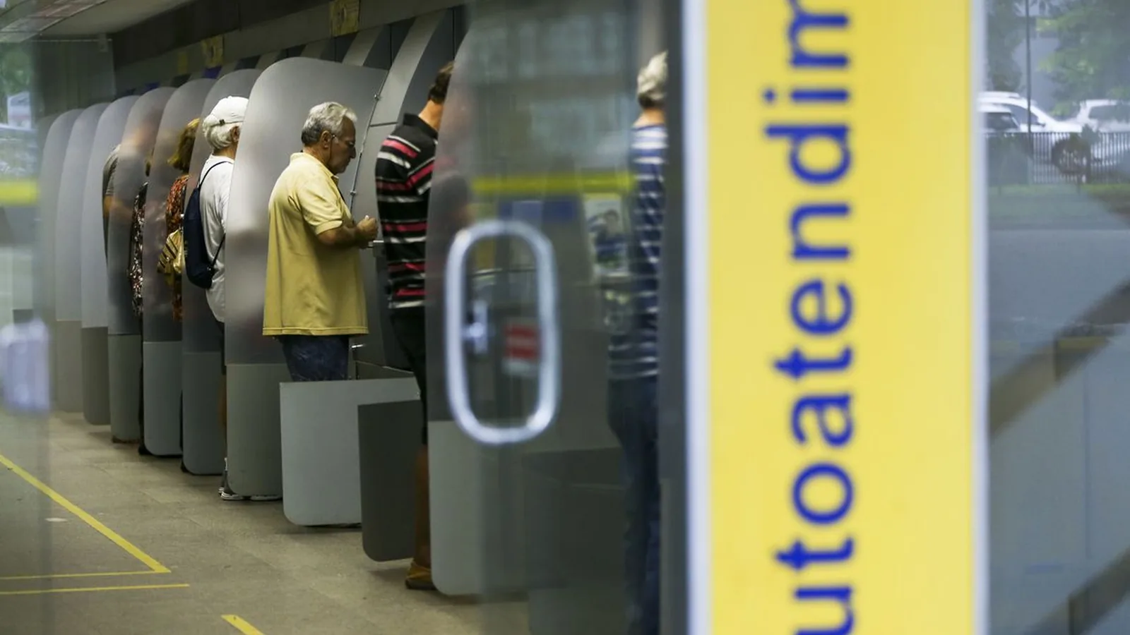 Um em cada 3 bancos brasileiros expõe clientes a risco de fraude