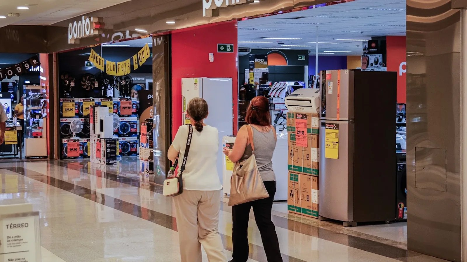 Intenção de consumo das famílias do DF está abaixo da zona de satisfação, revela CNC