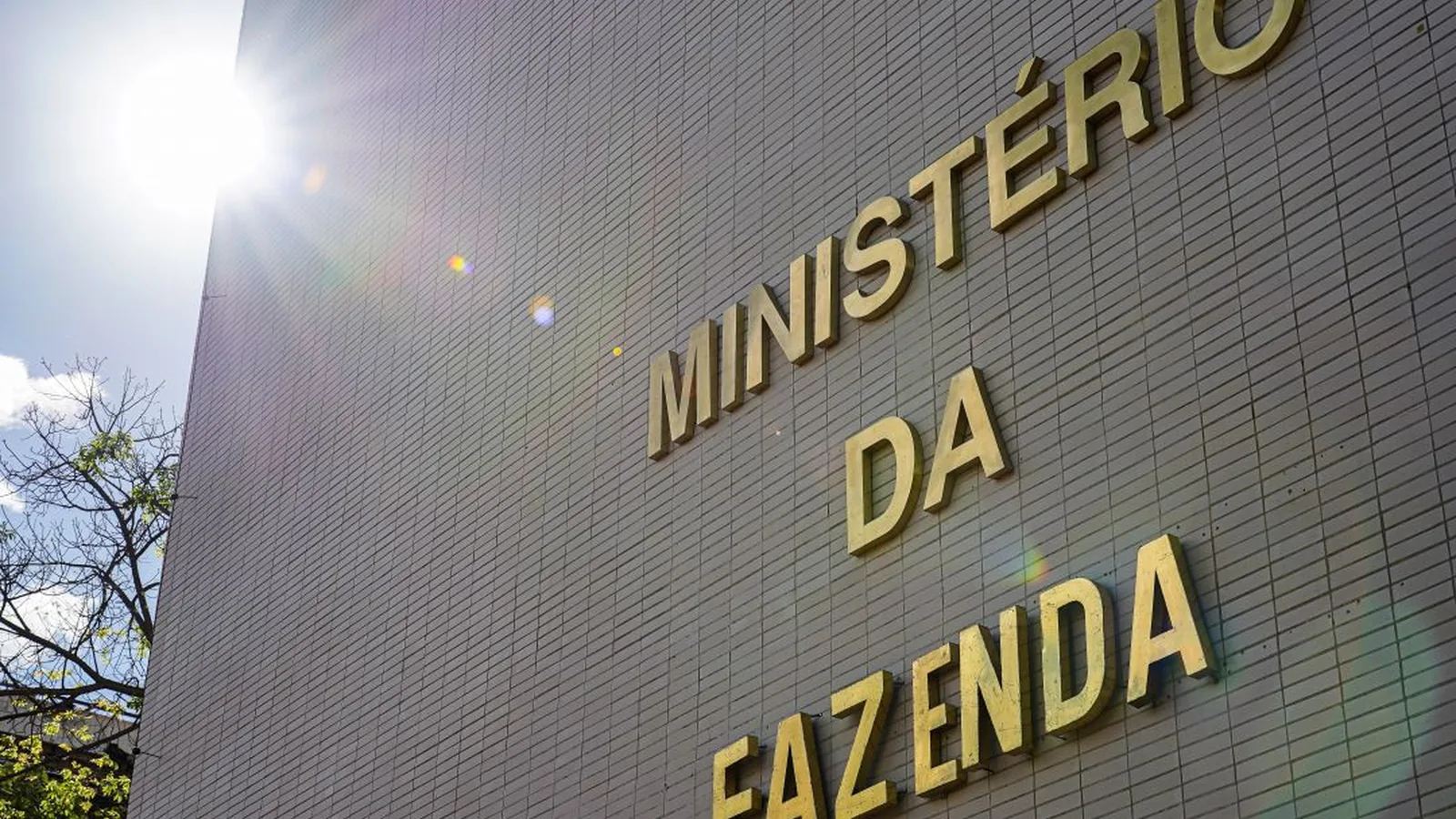 Ministério da Fazenda prevê PIB menor e inflação mais alta em 2027