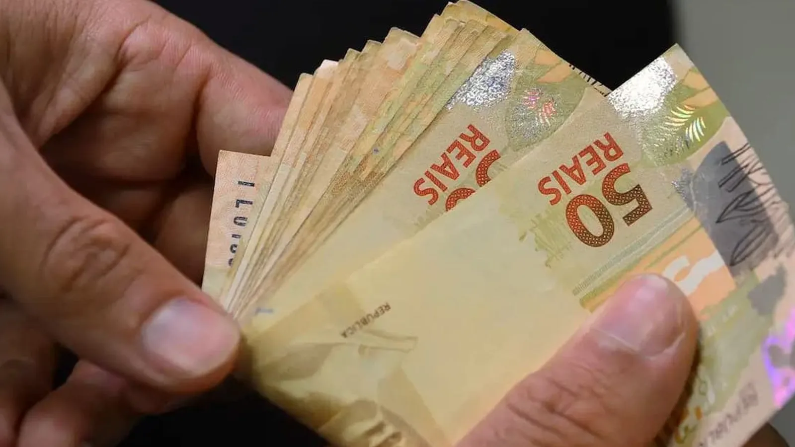 Crédito consignado privado pesa sobre a renda das famílias