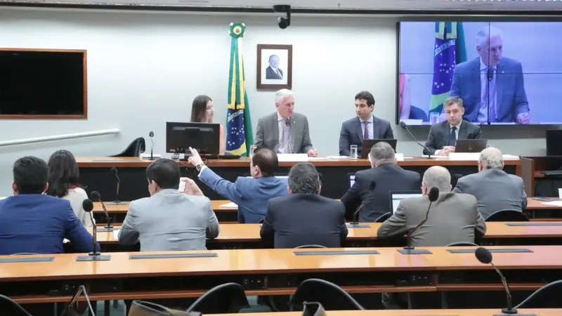 Por que o Banco Central teme uma armadilha no crédito do cartão