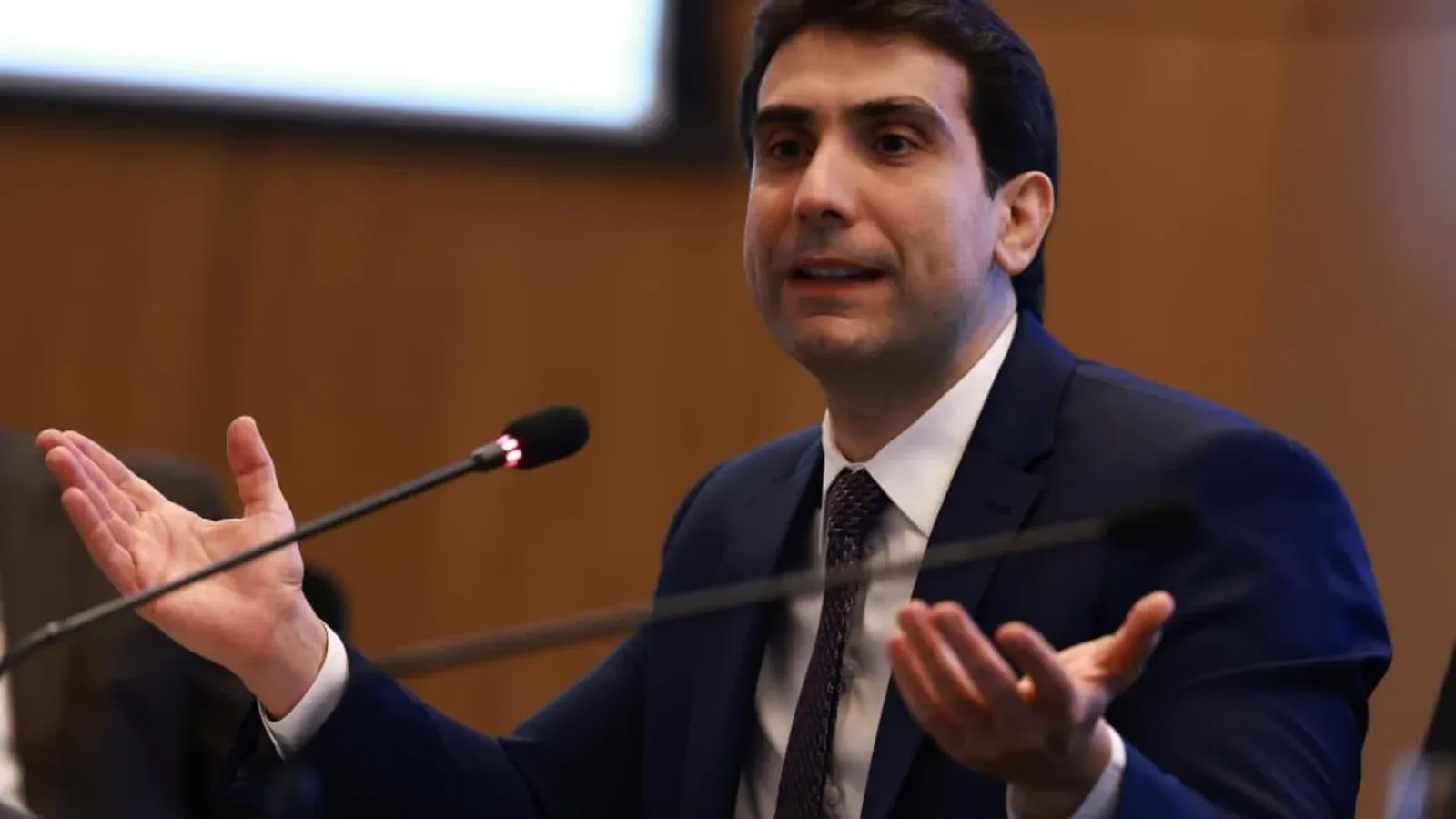 Galípolo volta a defender medidas contra endividamento e crédito predatório