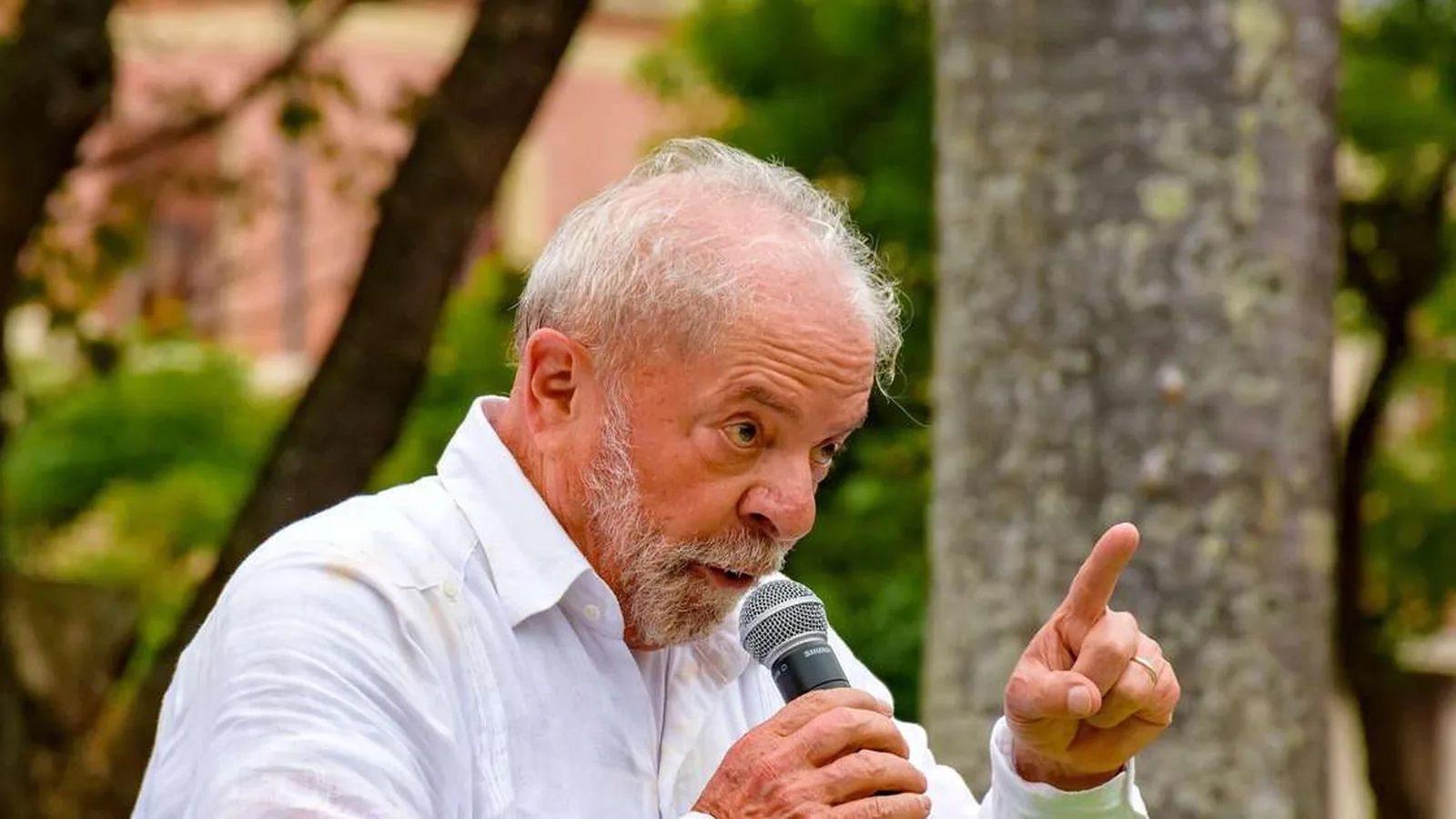 Governo Lula assina medida provisória e proíbe atuação das bets no Brasil