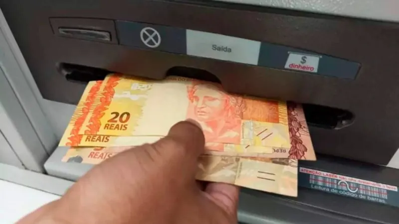 Brasileiros com dívidas antigas há anos poderão ter cobrança encerrada e nome retirado da lista de negativados; Justiça define quais débitos entram na regra