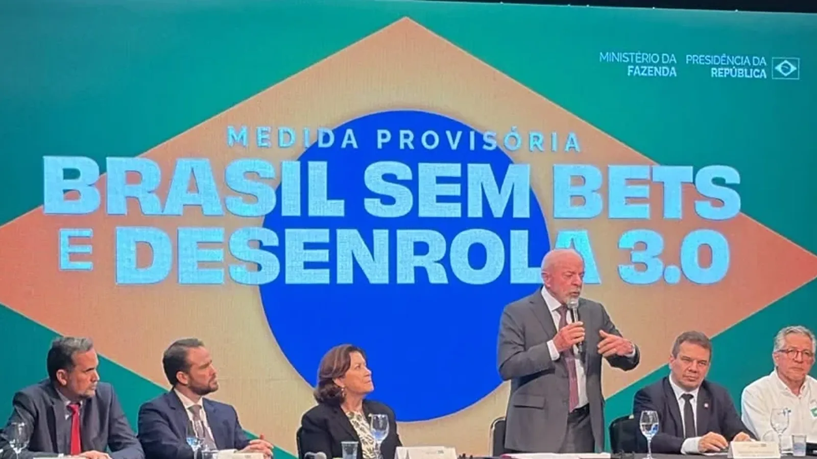 Desenrola 3 prevê custo de R$ 15 bilhões para União comprar até R$ 150 bilhões em dívidas