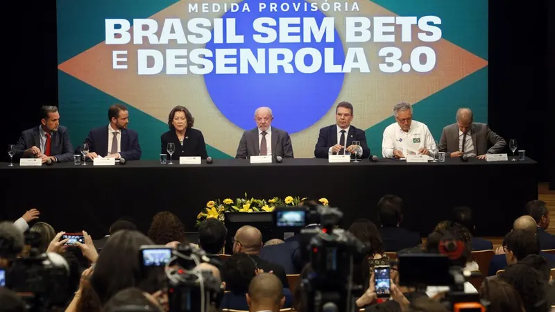 Lula lança nova fase do programa Desenrola com leilão de dívidas
