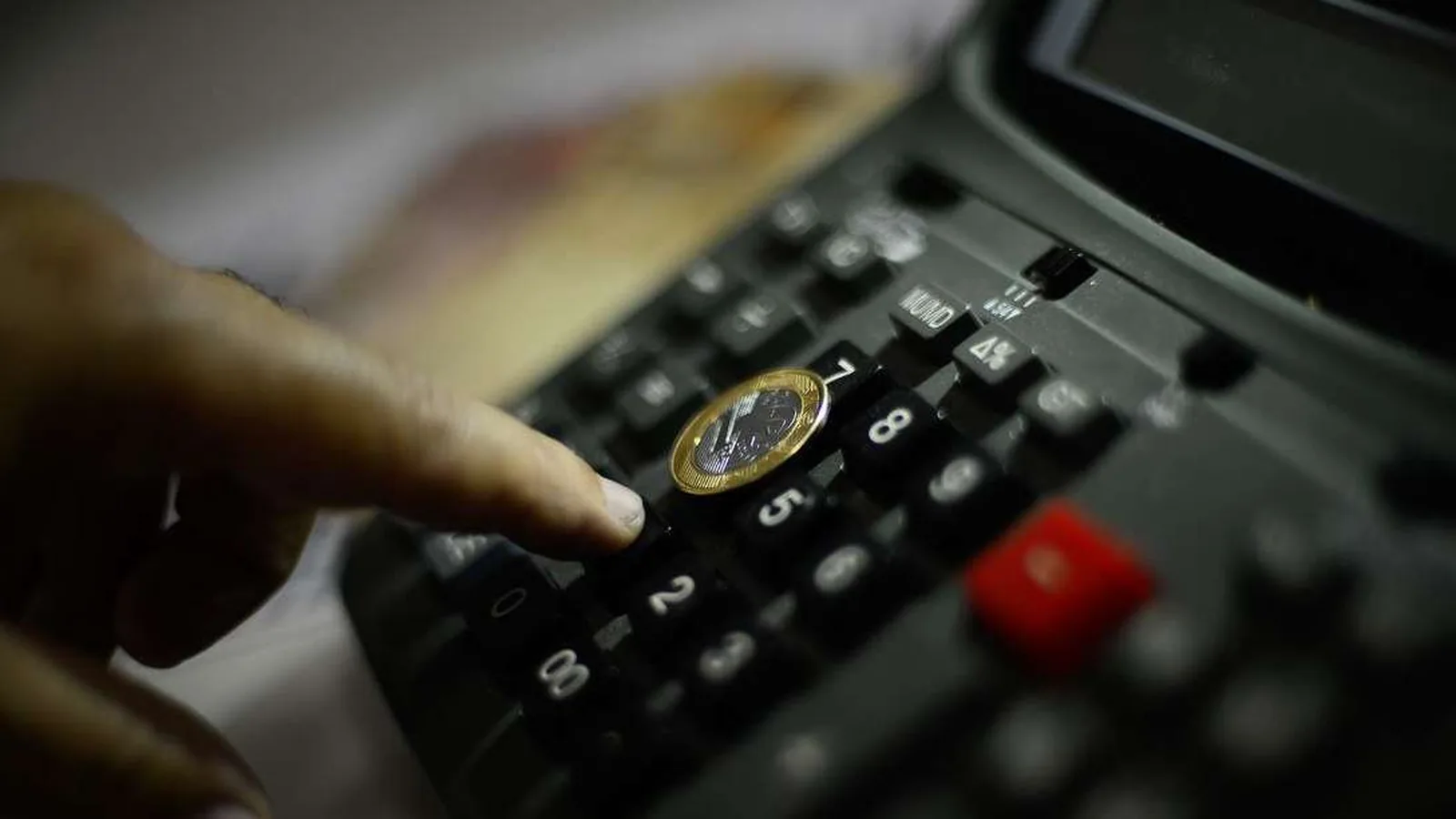 Dívida federal sobe para R$ 9,29 trilhões, e fatia atrelada à Selic bate recorde